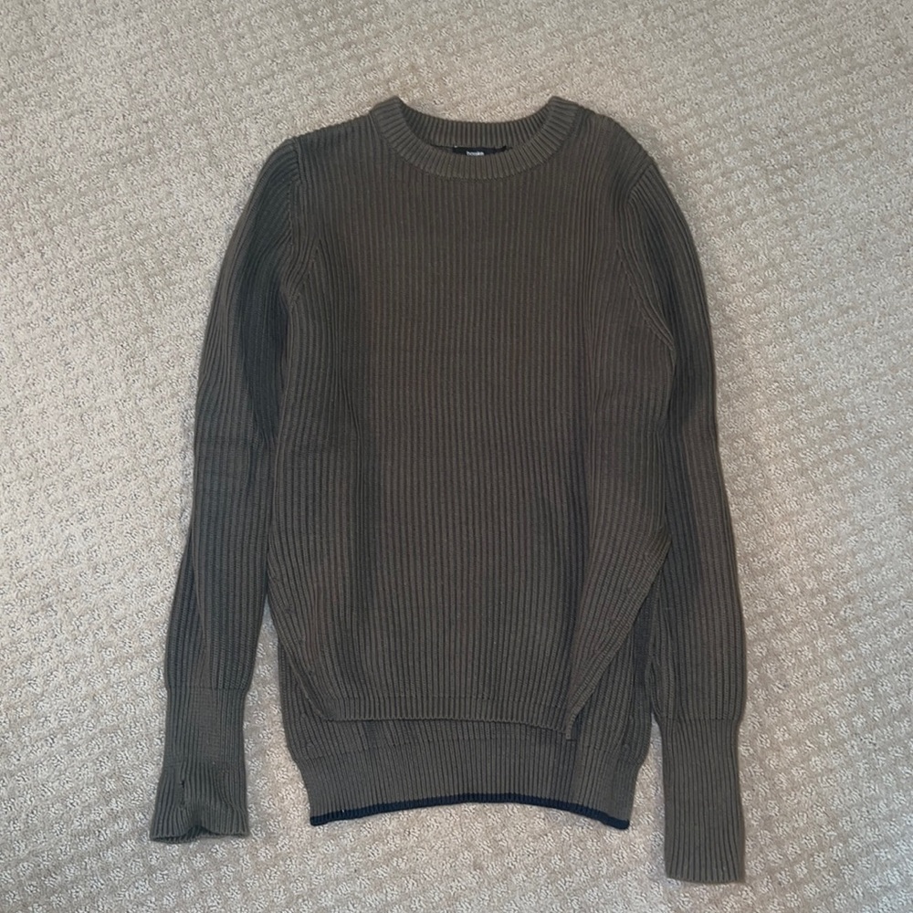 bassike dark green sweater.